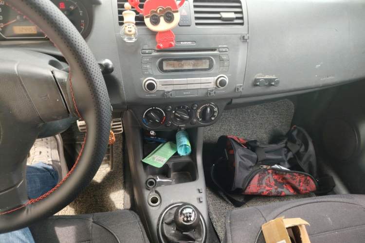 Used Suzuki Swift 2011 1.5L Manual Fashion Edition Audio And AC Panel