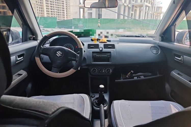 Used Suzuki Swift 2011 1.3L Manual Value Edition Center Console