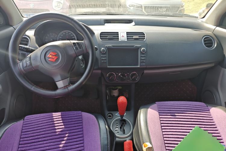 Used Suzuki Swift 2011 1.5L Automatic Sport Edition Center Console