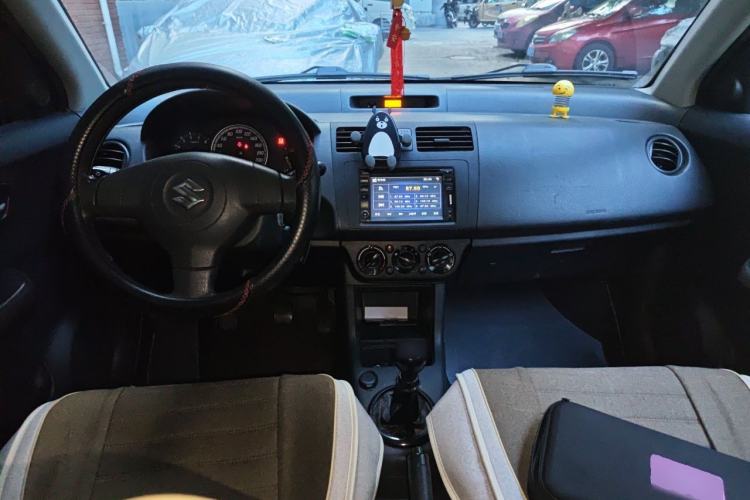 Used Suzuki Swift 2011 1.3L Manual Value Edition Center Console