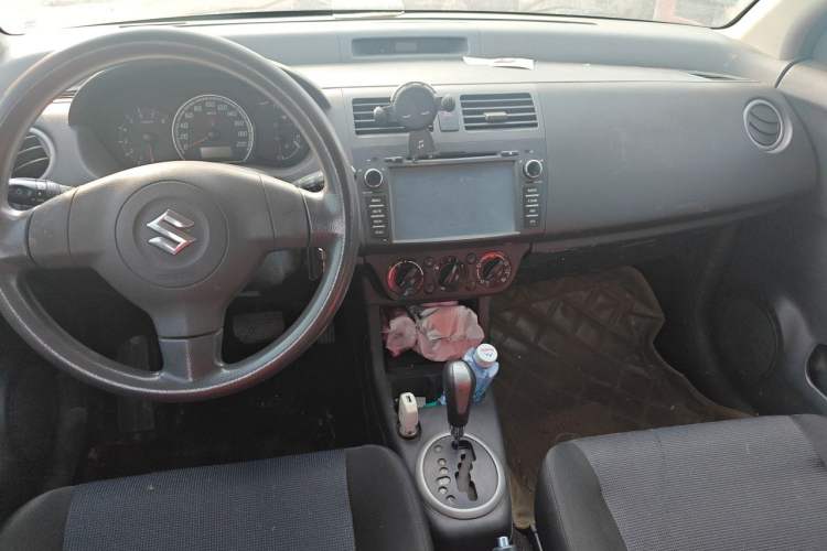 Used Suzuki Swift 2011 1.5L Automatic Fashion Edition Center Console