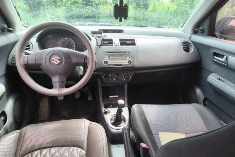 Used Suzuki Swift 2011 1.3L Manual Value Edition Center Console