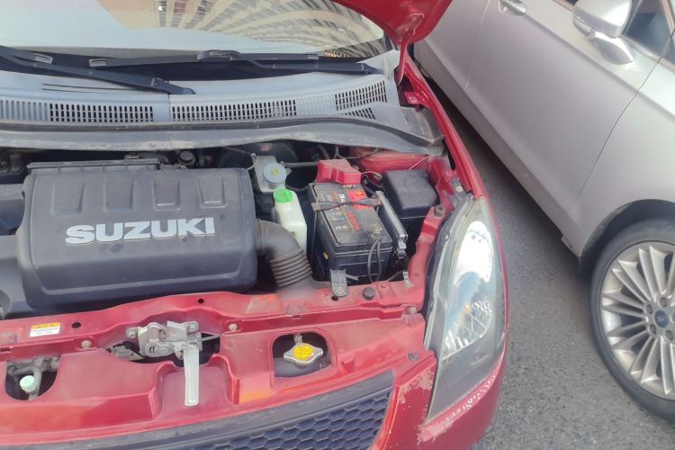 Used Suzuki Swift 2011 1.5L Manual Fashion Edition Engine Bay Left