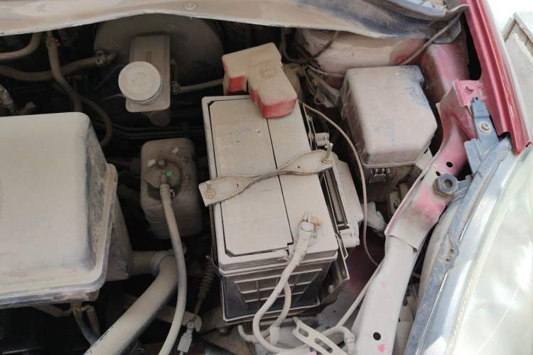 Used Suzuki Swift 2011 1.3L Manual Value Edition Engine Bay Left