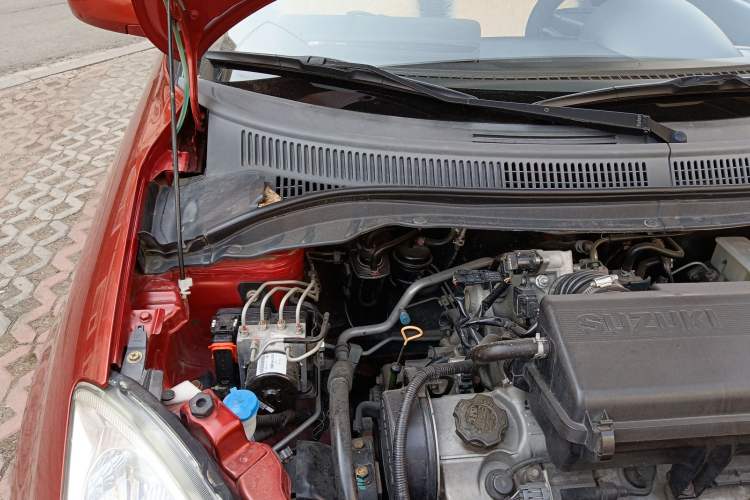 Used Suzuki Swift 2011 1.3L Manual Value Edition Engine Bay Right