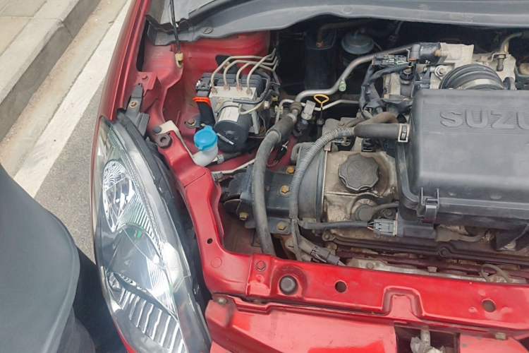 Used Suzuki Swift 2011 1.3L Manual Value Edition Engine Bay Right