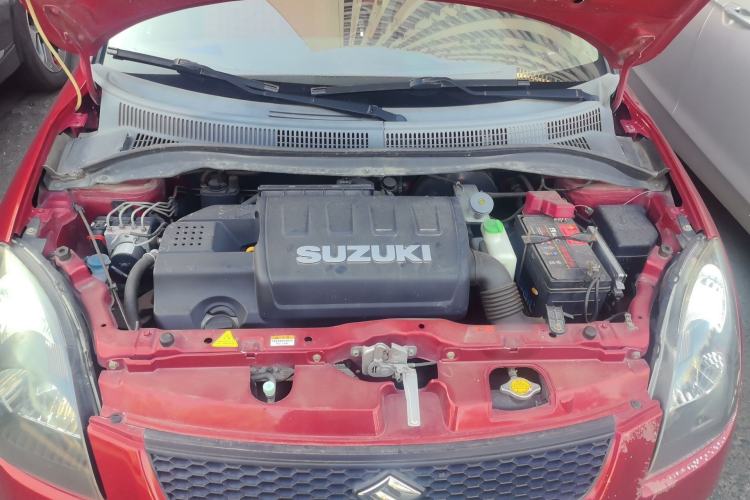 Used Suzuki Swift 2011 1.5L Manual Fashion Edition Engine Bay