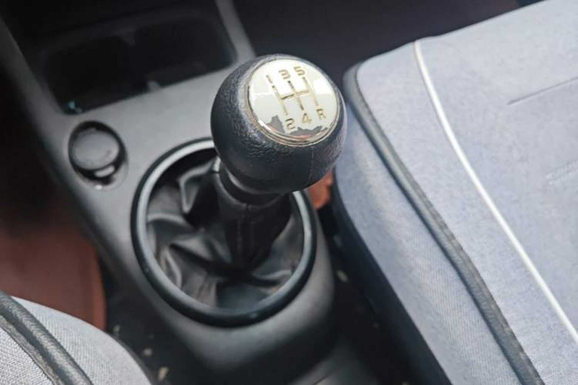 Used Suzuki Swift 2011 1.3L Manual Value Edition Gear Lever