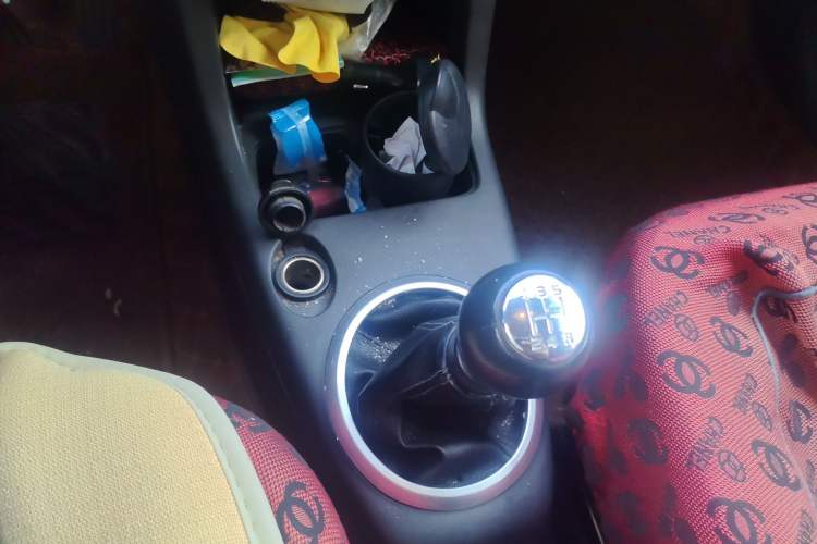 Used Suzuki Swift 2011 1.5L Manual Fashion Edition Gear Lever