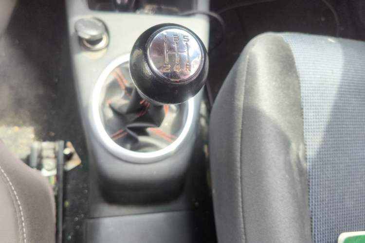 Used Suzuki Swift 2011 1.3L Manual Value Edition Gear Lever