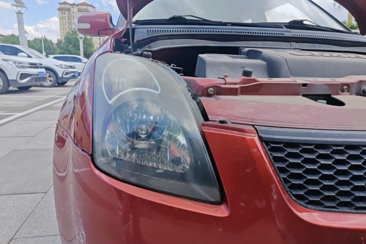 Used Suzuki Swift 2011 1.5L Automatic Fashion Edition Right Front Headlight
