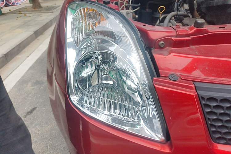 Used Suzuki Swift 2011 1.3L Manual Value Edition Right Front Headlight