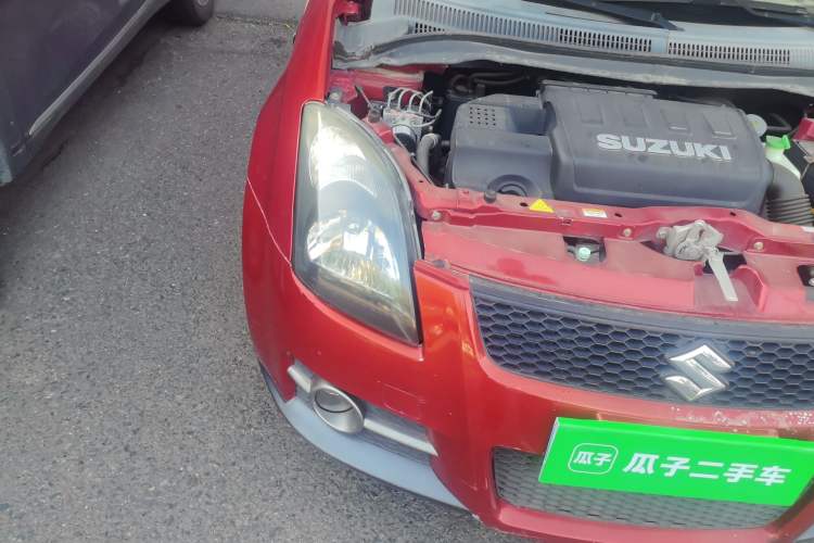 Used Suzuki Swift 2011 1.5L Manual Fashion Edition Right Front Headlight