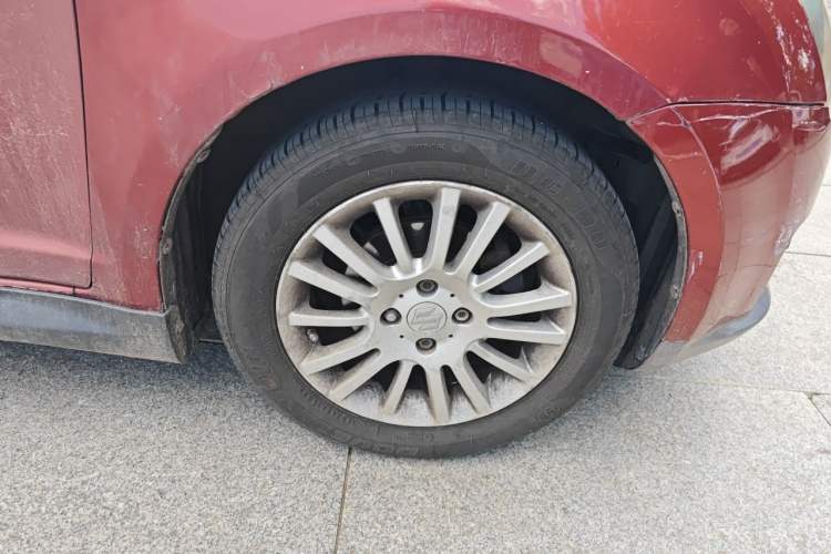 Used Suzuki Swift 2011 1.5L Automatic Fashion Edition Right Front Wheel Hub