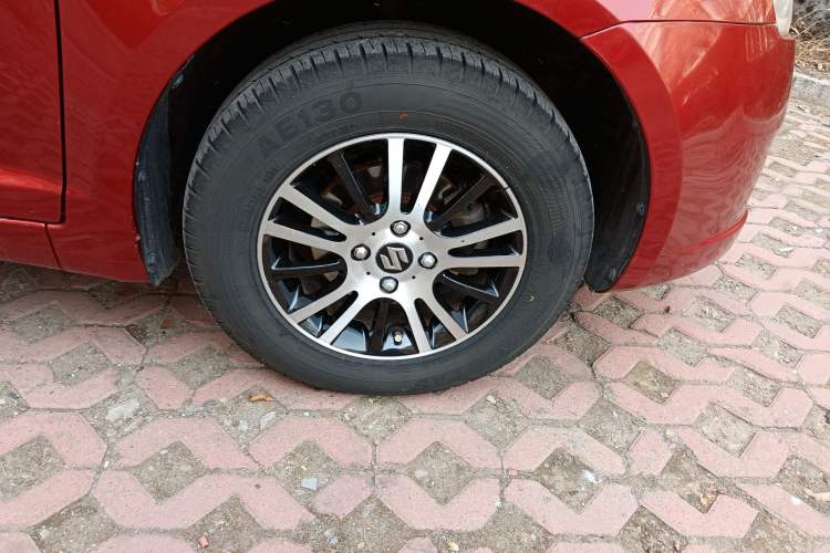Used Suzuki Swift 2011 1.3L Manual Value Edition Right Front Wheel Hub