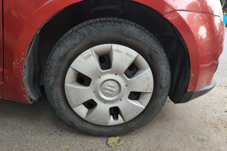 Used Suzuki Swift 2011 1.3L Manual Value Edition Right Front Wheel Hub