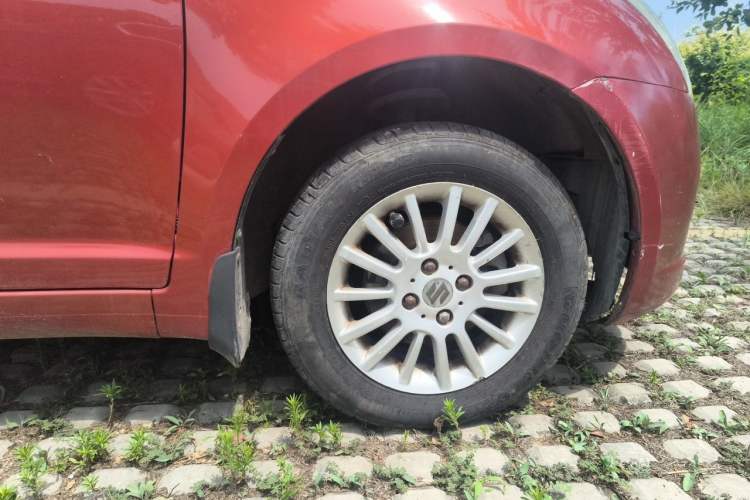 Used Suzuki Swift 2011 1.3L Manual Value Edition Right Front Wheel Hub
