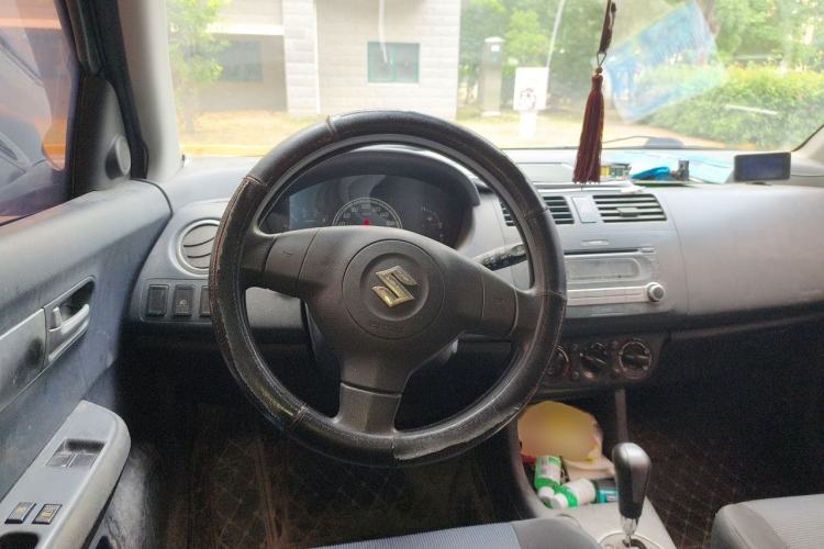 Used Suzuki Swift 2011 1.5L Automatic Fashion Edition Steering Wheel