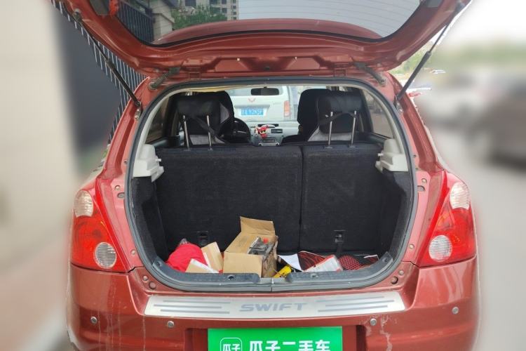 Used Suzuki Swift 2011 1.5L Manual Fashion Edition Trunk