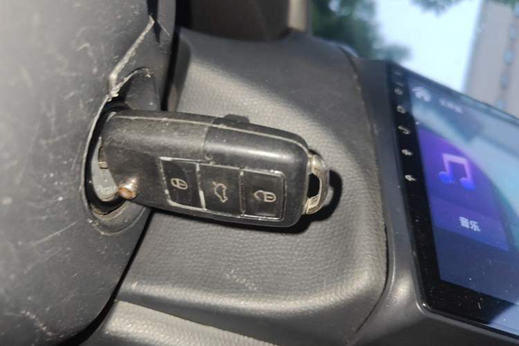 Used Suzuki Swift 2011 1.5L Automatic Fashion Edition Vehicle Key