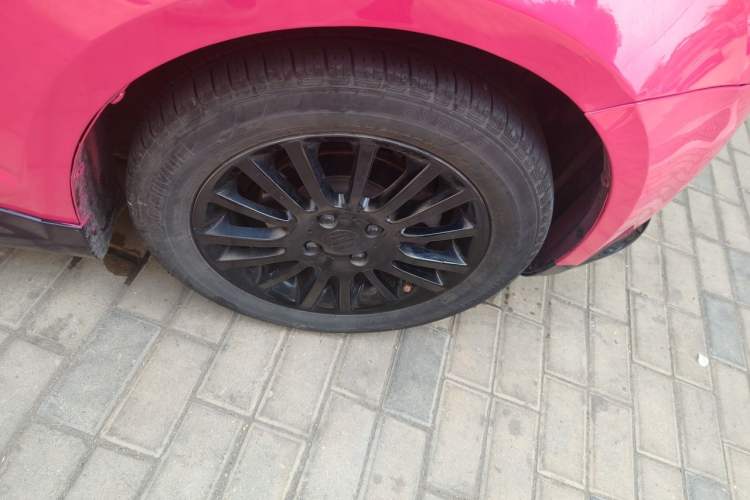 Used Suzuki Swift 2011 1.5L Automatic Sport Edition Right Front Wheel Hub