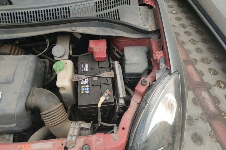 Used Suzuki Swift 2011 1.5L Automatic Fashion Edition Engine Bay Left