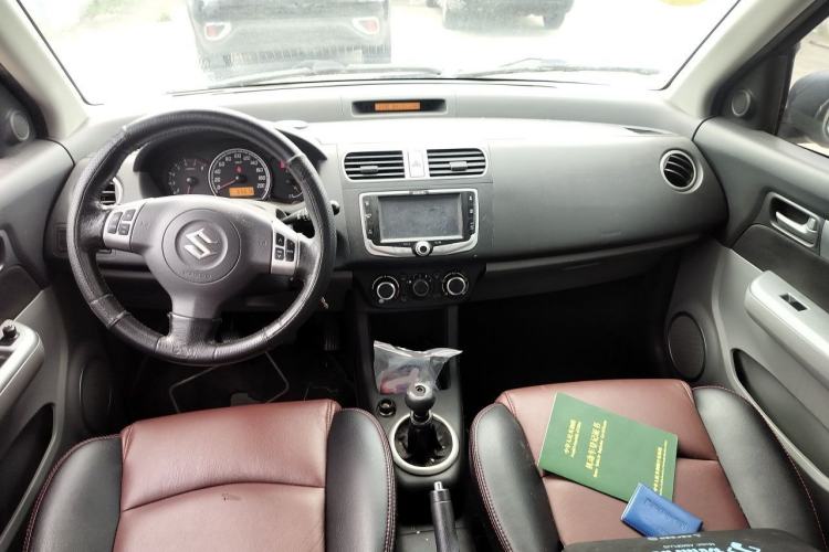 Used Suzuki Swift 2011 1.5L Manual Sport Audiovisual Edition Center Console
