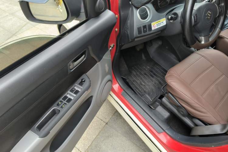 Used Suzuki Swift 2011 1.5L Automatic Fashion Edition Driver Seat