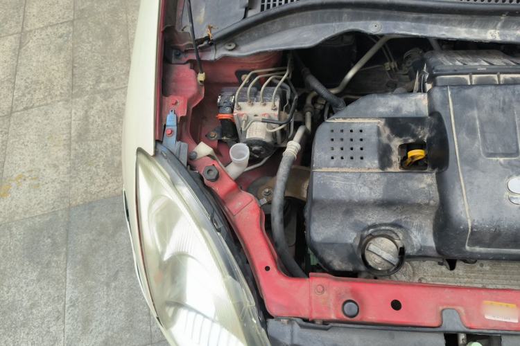 Used Suzuki Swift 2011 1.5L Automatic Fashion Edition Engine Bay Right