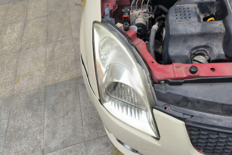 Used Suzuki Swift 2011 1.5L Automatic Fashion Edition Right Front Headlight