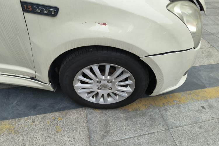 Used Suzuki Swift 2011 1.5L Automatic Fashion Edition Right Front Wheel Hub