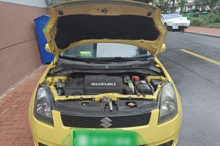 Used Suzuki Swift 2011 1.5L Manual Fashion Edition Engine Bay