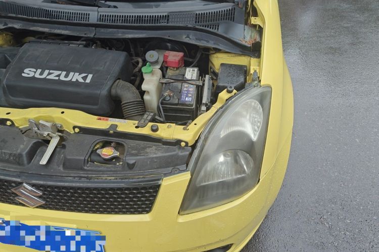 Used Suzuki Swift 2011 1.5L Manual Fashion Edition Engine Bay Left