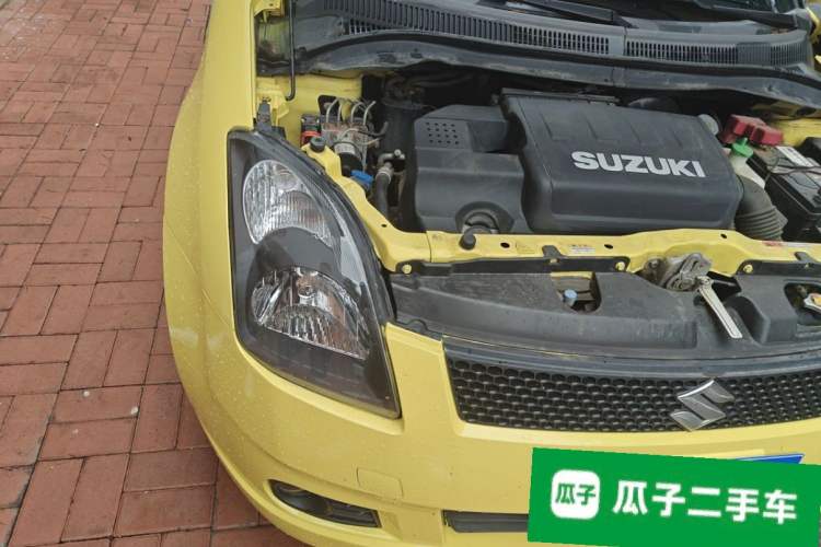 Used Suzuki Swift 2011 1.5L Manual Fashion Edition Engine Bay Right