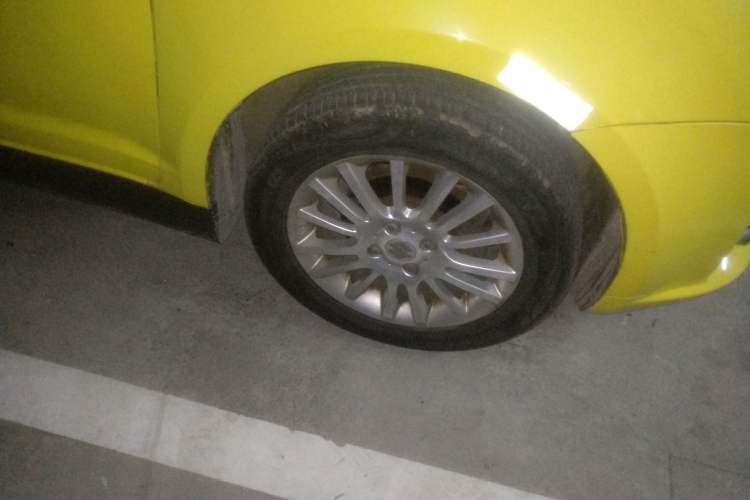 Used Suzuki Swift 2011 1.5L Manual Sport Edition Right Front Wheel Hub