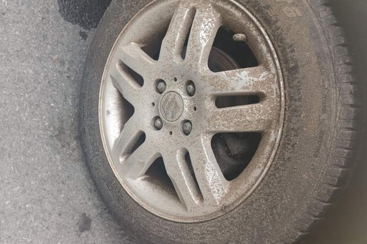 Used Suzuki Swift 2011 1.3L Automatic Fashion Edition Right Front Wheel Hub