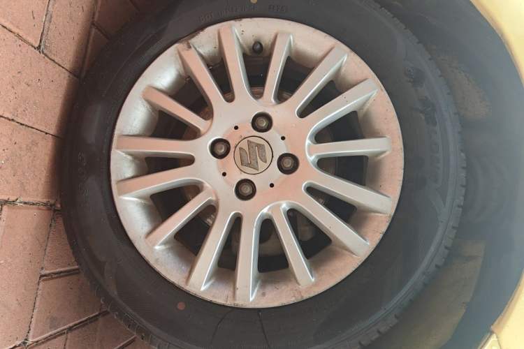 Used Suzuki Swift 2011 1.5L Manual Fashion Edition Right Front Wheel Hub