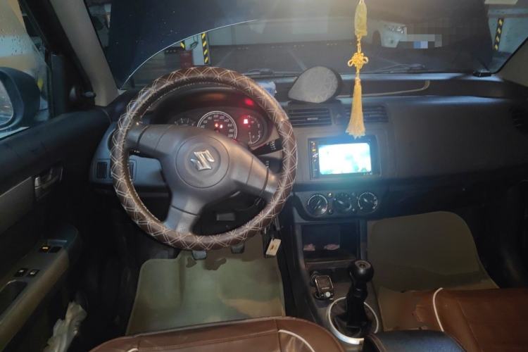 Used Suzuki Swift 2012 1.3L Manual Value Edition Center Console