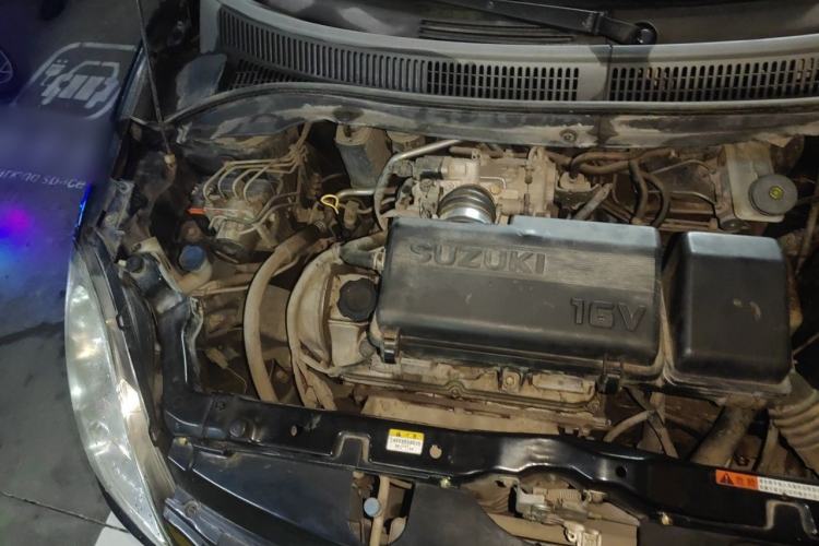 Used Suzuki Swift 2012 1.3L Manual Value Edition Engine Bay Right