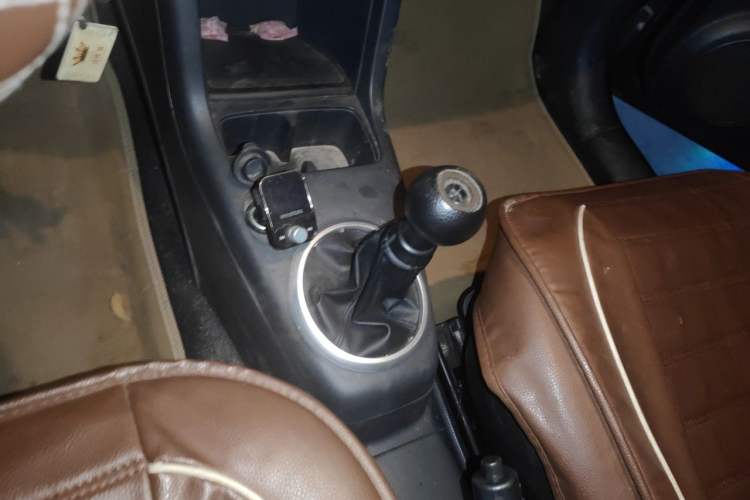 Used Suzuki Swift 2012 1.3L Manual Value Edition Gear Lever