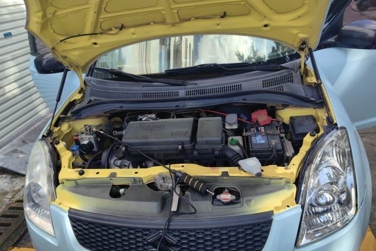 Used Suzuki Swift 2012 1.3L Manual Value Edition Engine Bay