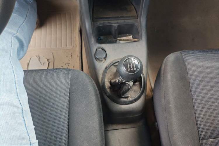 Used Suzuki Swift 2012 1.3L Manual Value Edition Gear Lever