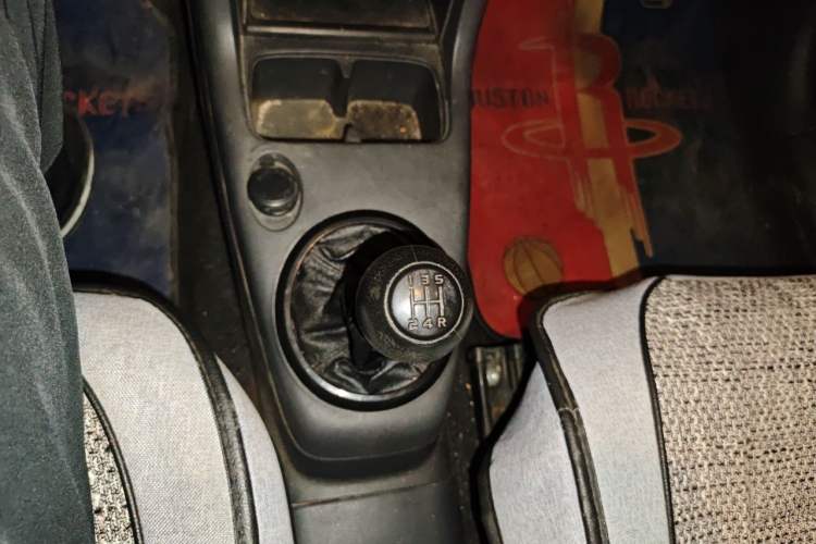 Used Suzuki Swift 2012 1.3L Manual Value Edition Gear Lever
