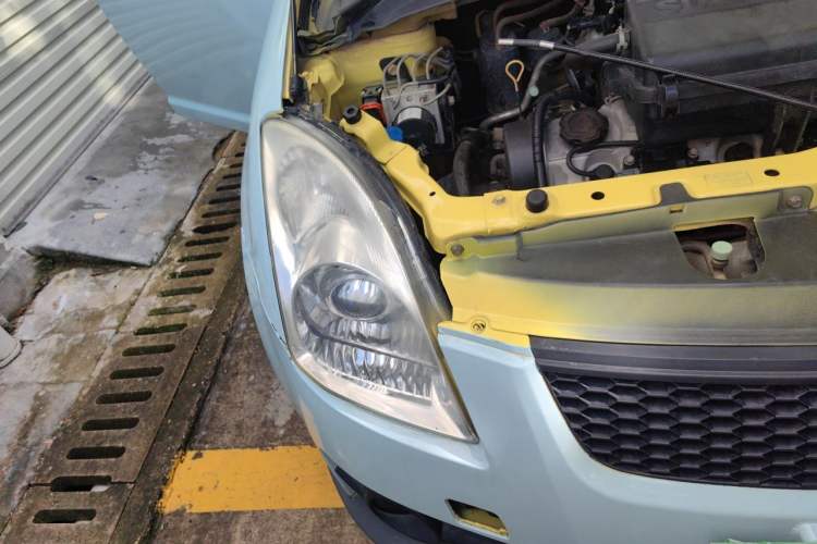 Used Suzuki Swift 2012 1.3L Manual Value Edition Right Front Headlight