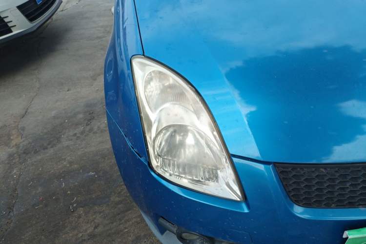 Used Suzuki Swift 2012 1.3L Manual Value Edition Right Front Headlight