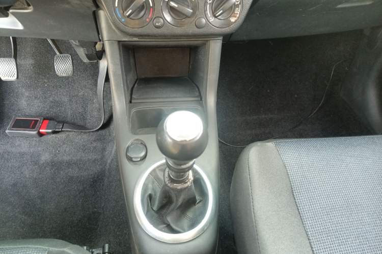 Used Suzuki Swift 2012 1.3L Manual Value Edition Gear Lever