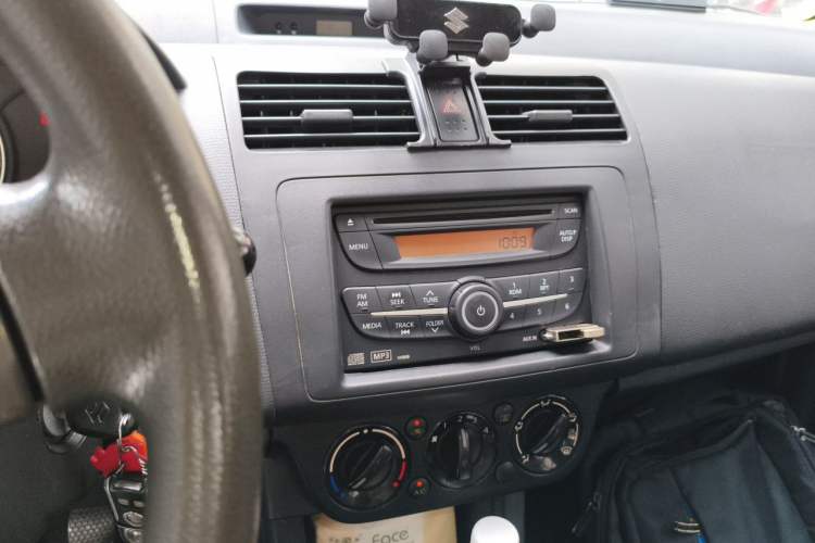 Used Suzuki Swift 2012 1.3L Manual Value Edition Audio And AC Panel
