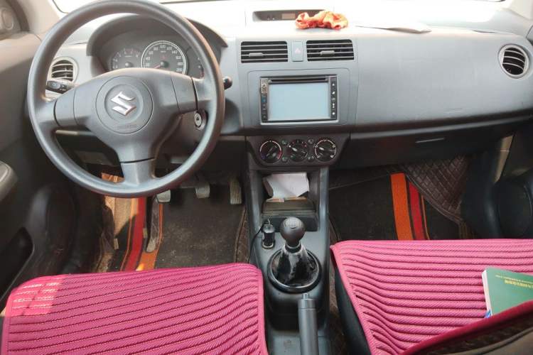Used Suzuki Swift 2012 1.3L Manual Value Edition Center Console