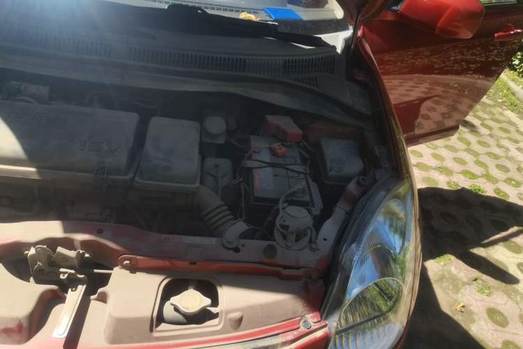 Used Suzuki Swift 2012 1.3L Manual Value Edition Engine Bay Left