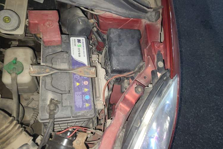 Used Suzuki Swift 2012 1.3L Manual Value Edition Engine Bay Left